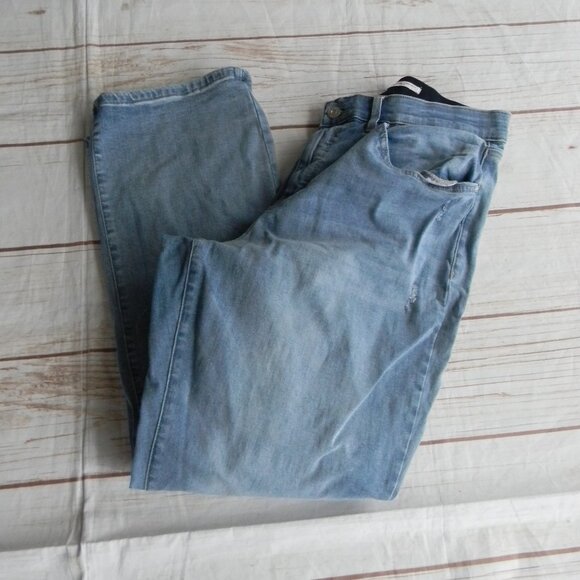 WONDERLY LIGHT WASH STRETCH MID-RISE STRAIGHT SLIGHTLY DISTRESSED JEANS SZ 18 - Picture 1 of 4